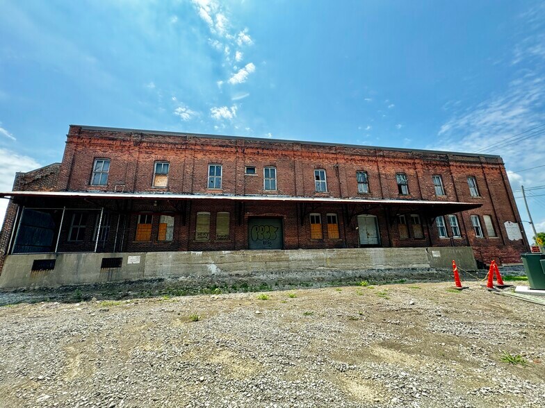 More Photos Of 1702 Campbell St, Sandusky Industrial For Sale