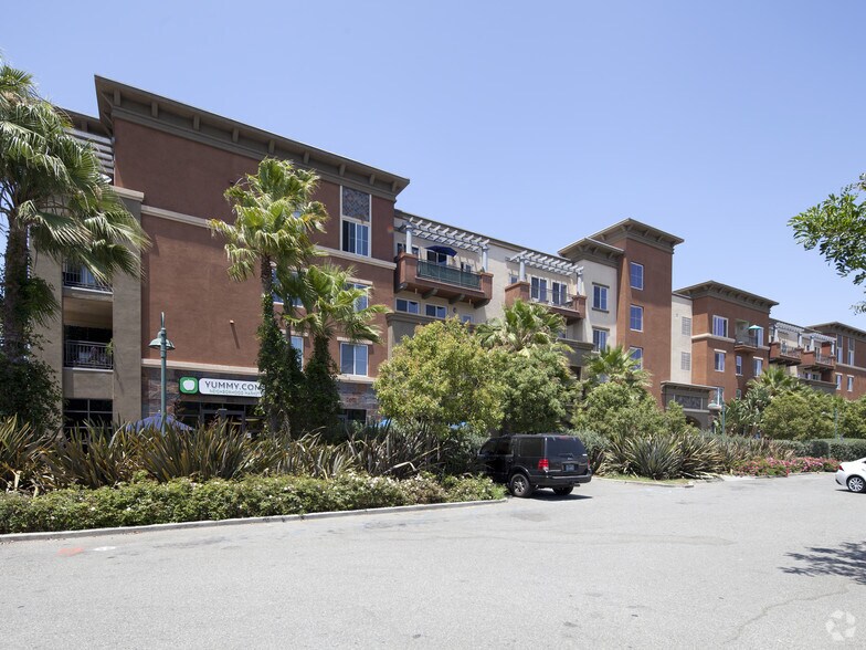 More Photos Of 6020 Seabluff Dr, Los Angeles Apartments For Lease