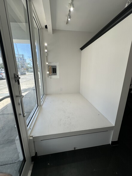 More Photos Of 3620 NE 2nd Ave, Miami Storefront Retail Office For Sale