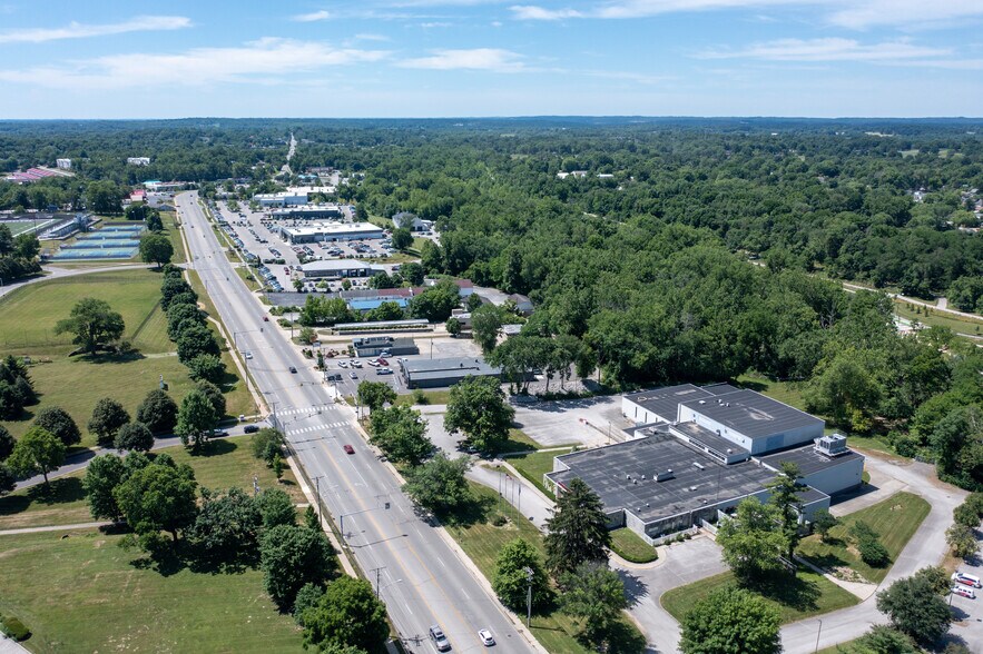 More Photos Of 1900 S Walnut St, Bloomington Manufacturing For Sale