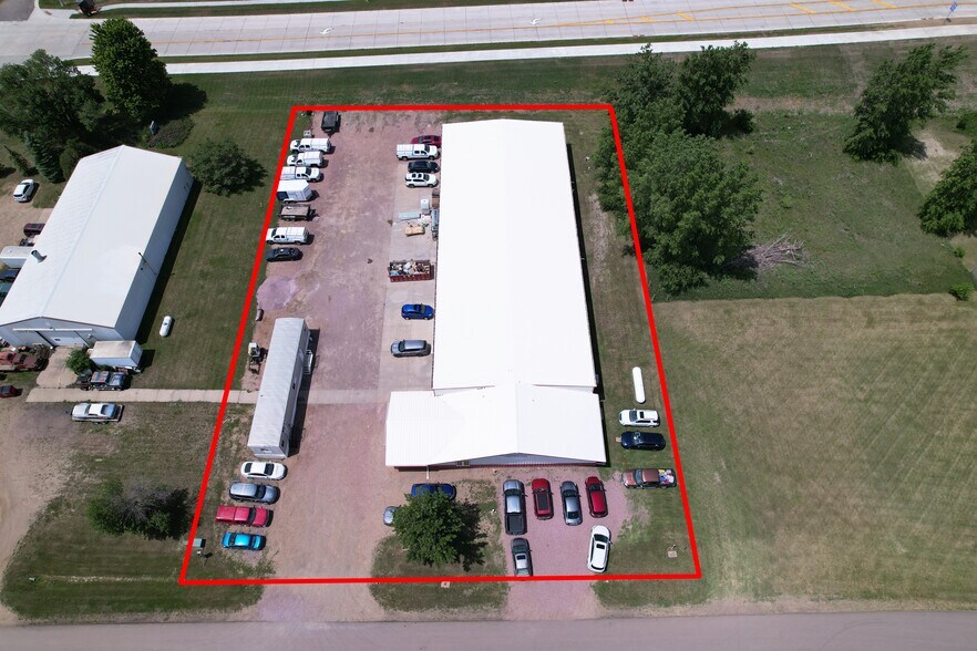 More Photos Of 26071 Brower Cir, Hartford Warehouse For Sale