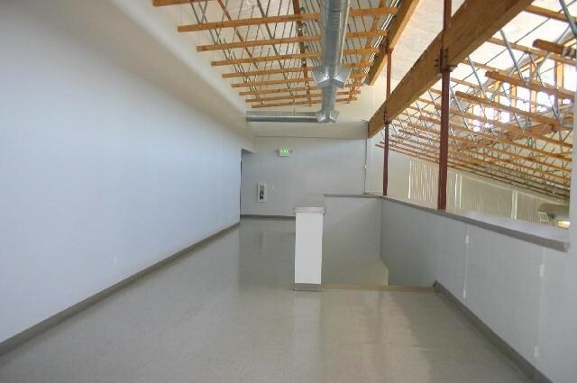 More Photos Of 3595 Iron Ct, Shasta Lake Warehouse For Lease