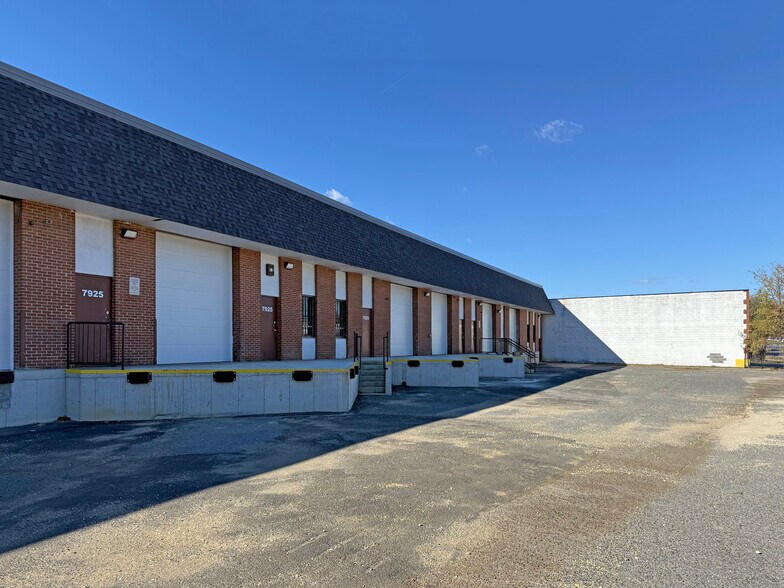More Photos Of 7925-7929 Parston Dr, District Heights Warehouse For Sale