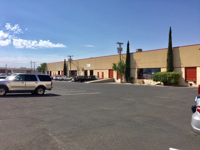 More Photos Of 901 Tony Lama St, El Paso Warehouse For Lease
