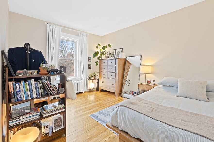 More Photos Of 84 Fourth Av, Ottawa Apartments For Sale