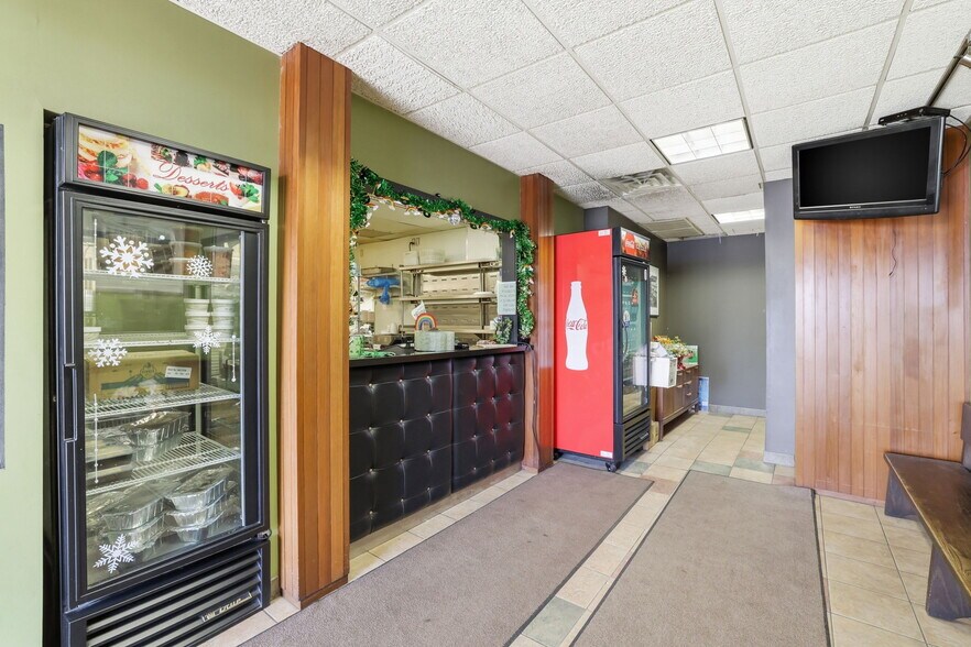 More Photos Of 785 Bedford St, Whitman Freestanding For Sale