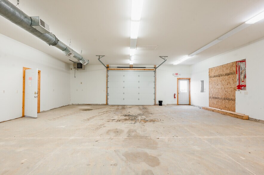 More Photos Of 373 280th St, Osceola Industrial For Lease