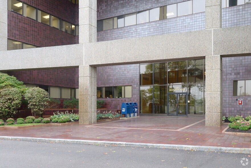 More Photos Of 100 Grandview Rd, Braintree Office For Lease