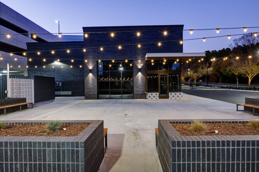 More Photos Of 4141 Parklake Ave, Raleigh Office For Lease