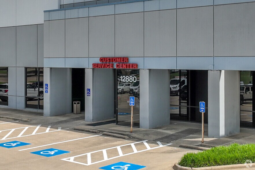 More Photos Of 12880 Valley Branch Ln, Farmers Branch Distribution For Lease