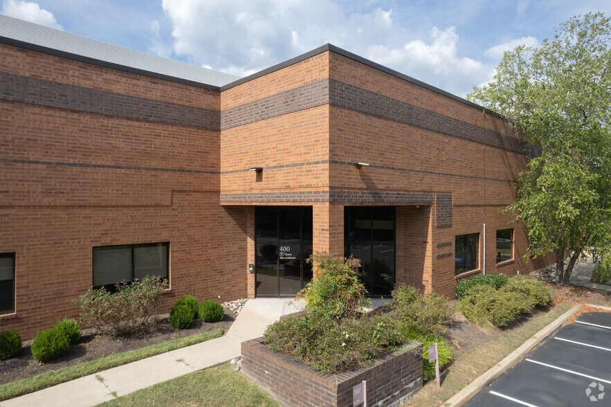 More Photos Of 905 Airport Rd, West Chester Flex For Sale