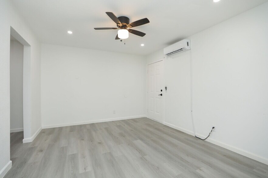 More Photos Of 712 Ball St, Galveston Apartments For Sale