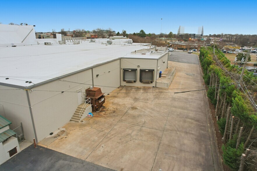 More Photos Of 3620 Pelham Rd, Greenville Unknown For Lease