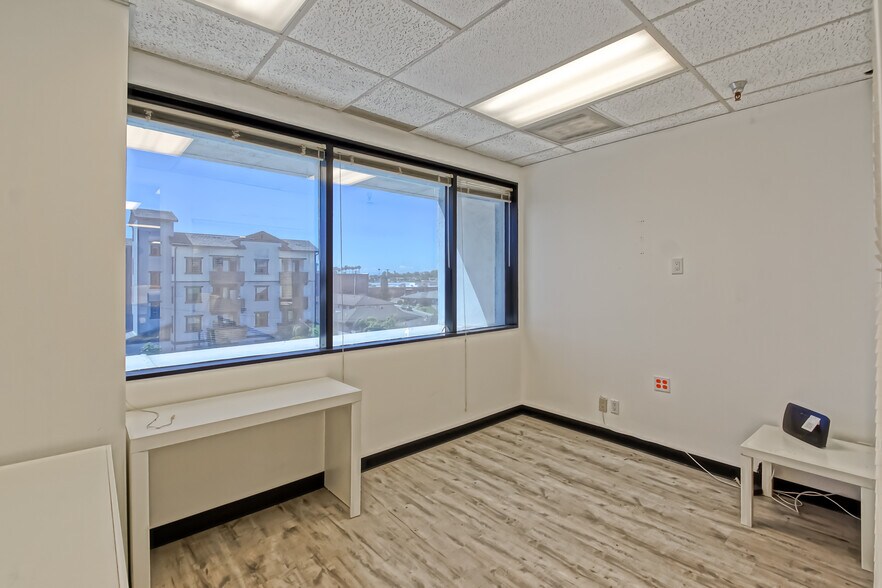 More Photos Of 18377 Beach Blvd, Huntington Beach Medical For Lease