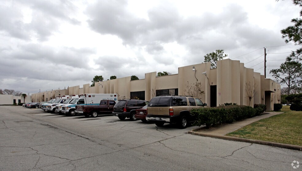 More Photos Of 9720 Town Park, Houston Office For Sale