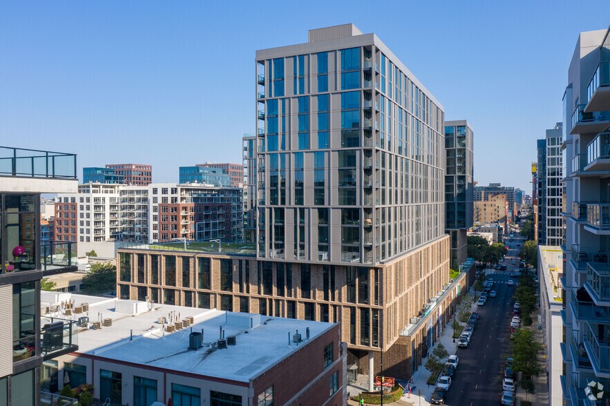 More Photos Of 855 W Madison St, Chicago Apartments For Lease