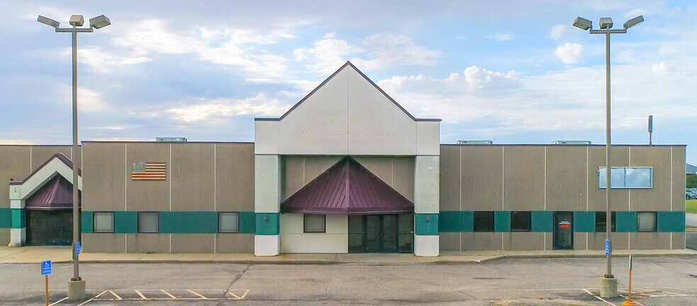 More Photos Of 1225 Timberlane Dr, Sauk Centre General Retail For Lease