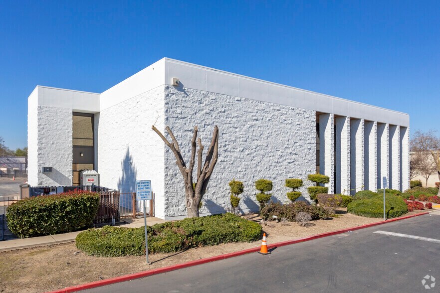 More Photos Of 3185 M St, Merced Medical For Lease