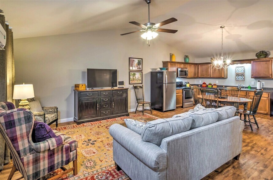 More Photos Of 4971 Veterans Memorial Hwy, Brownsville Multifamily For Sale