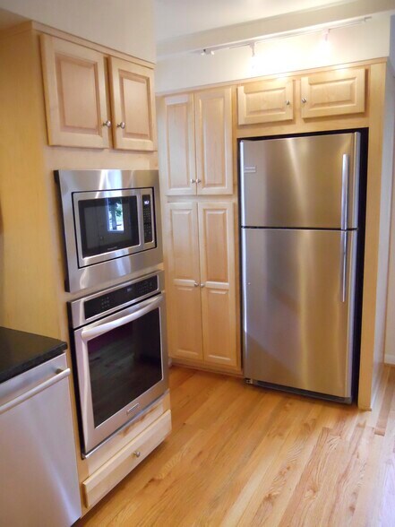 More Photos Of 3554-3556 Woodcrest Ave, Newtown Square Apartments For Sale