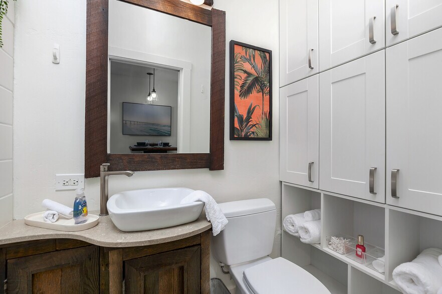 More Photos Of 818 Portsmouth Ct, San Diego Multifamily For Sale