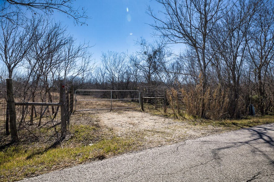 More Photos Of 7317 Old Lockhart Hwy, Buda Land For Sale