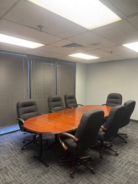 More Photos Of 600 Ellis Rd N, Jacksonville Warehouse For Lease