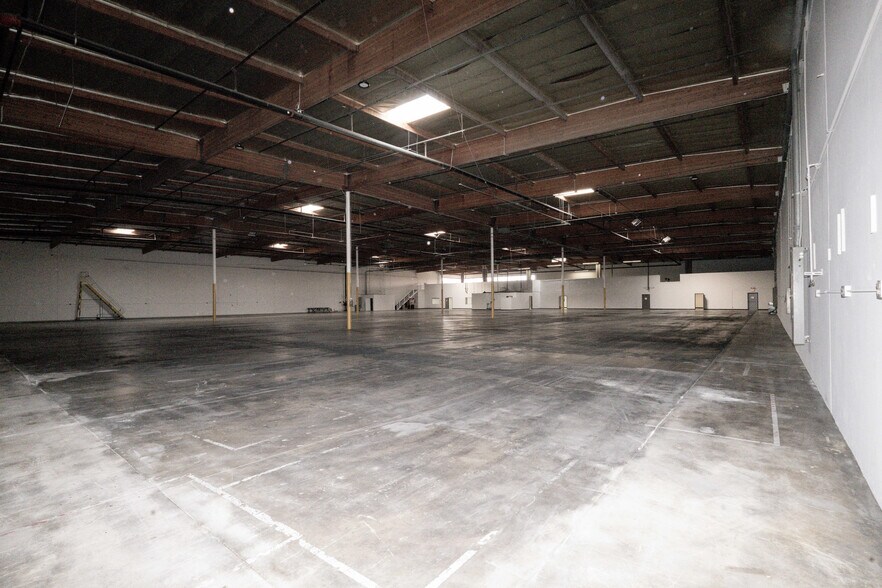 More Photos Of 601 S Dupont Ave, Ontario Warehouse For Sale