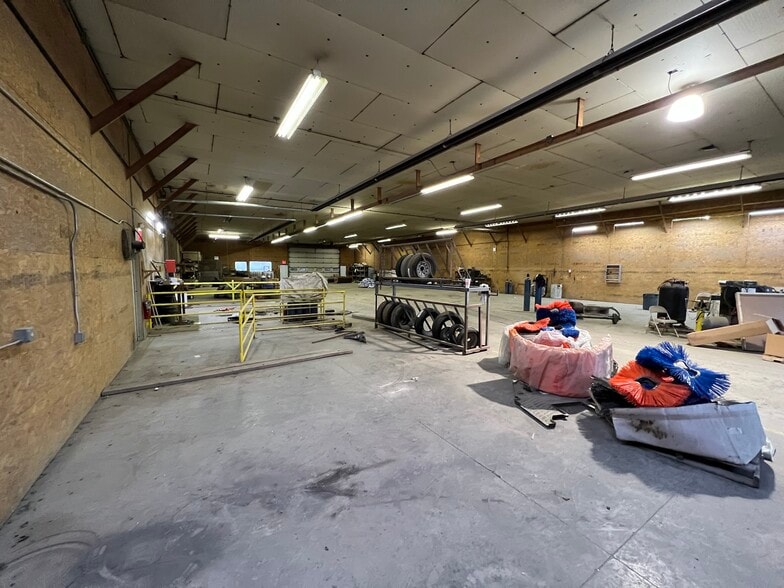 More Photos Of 1490 Truss Rd SW, New Philadelphia Warehouse For Sale