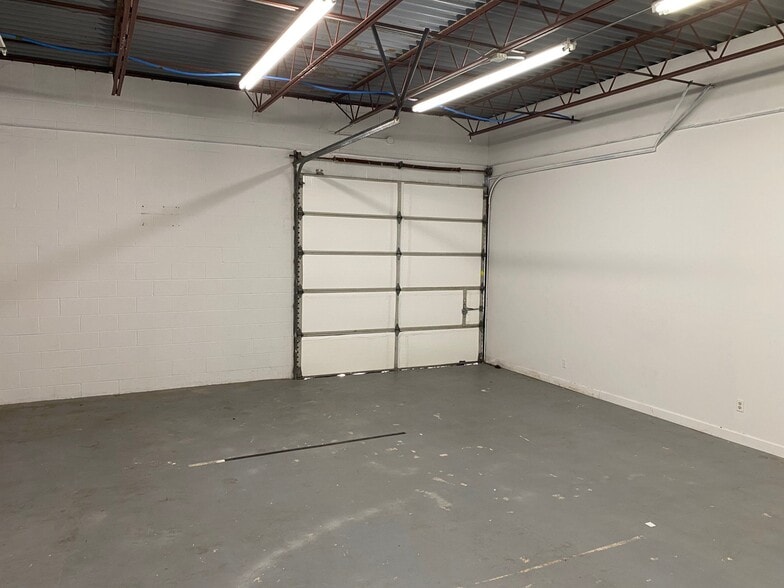 More Photos Of 4218-4220 Centergate St, San Antonio Research And Development For Lease