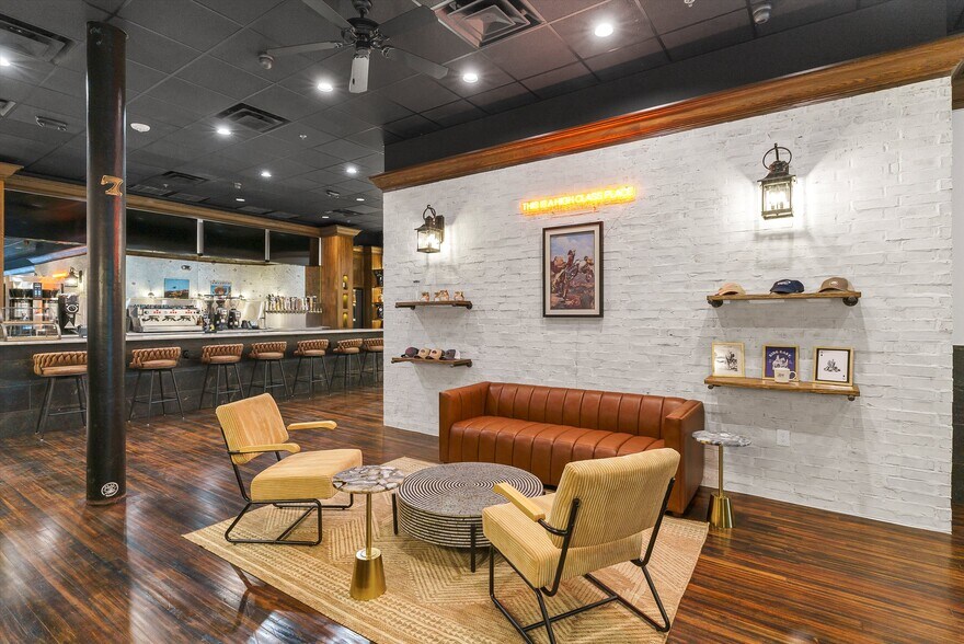 More Photos Of 901 Houston St, Fort Worth Office For Lease