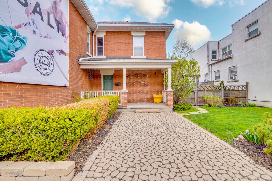 More Photos Of 201 Queen St S, Mississauga Storefront Retail Office For Sale