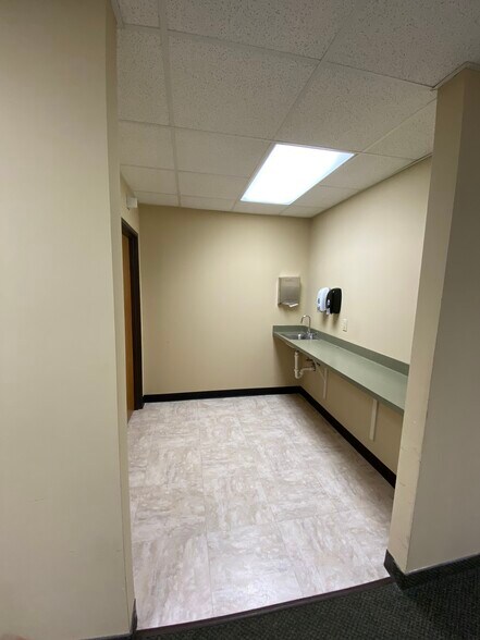 More Photos Of 3370 E Jolly Rd, Lansing Office Residential For Sale