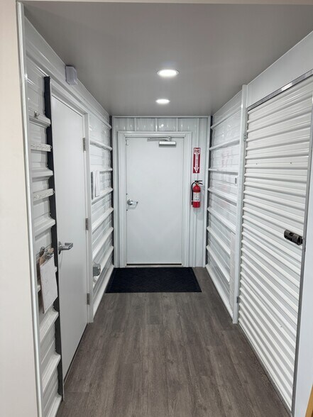 More Photos Of 2851 Business Pl SE, Massillon Self Storage For Sale