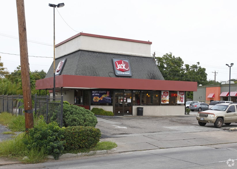 More Photos Of 8410 Hillcroft St, Houston Fast Food For Lease