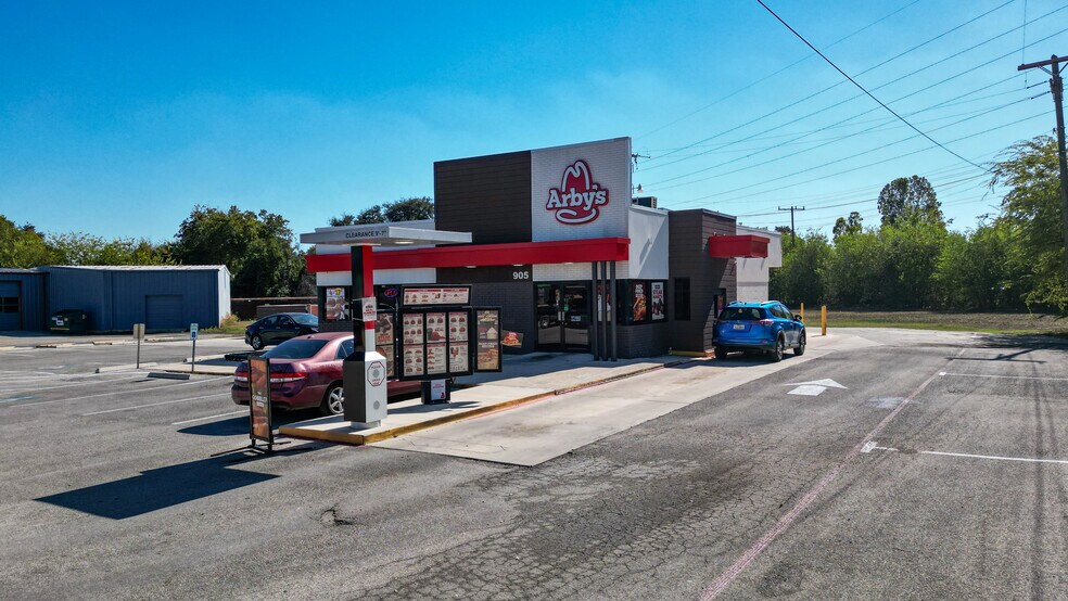 More Photos Of 905 Pat Booker Rd, Universal City Fast Food For Lease