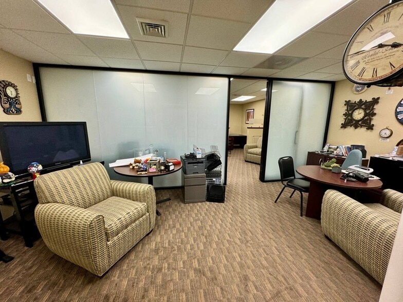 More Photos Of 225 Gordons Corner Rd, Manalapan Township Medical For Lease
