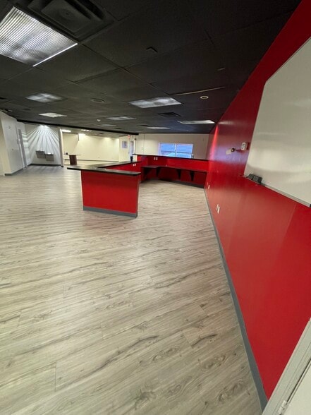 More Photos Of 4814-4818 Mcknight Rd, Pittsburgh Freestanding For Lease