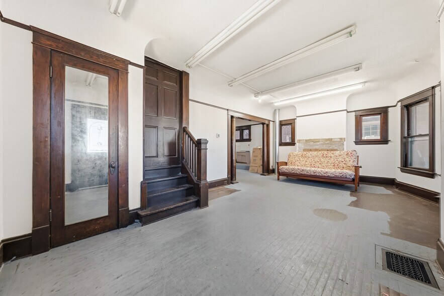 More Photos Of 12406 Larchmere Blvd, Cleveland General Retail For Sale