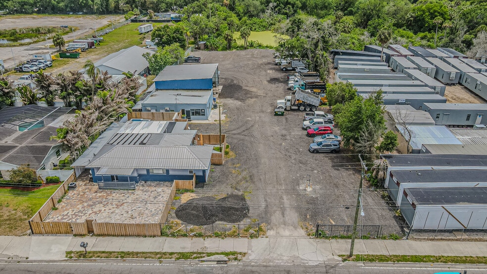More Photos Of 6911 Gibsonton Dr, Gibsonton Warehouse For Lease