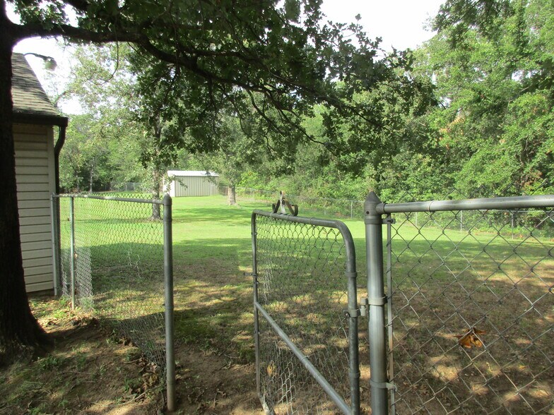 More Photos Of 8500 Frankoma Rd, Tulsa Religious Facility For Sale