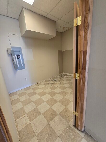 More Photos Of 1150 N Delsea Dr, Westville Unknown For Lease