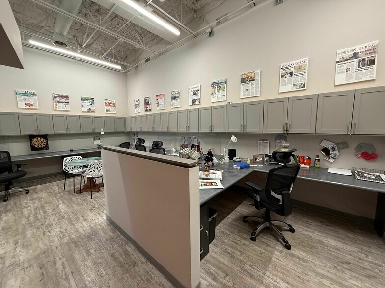 More Photos Of 2101 W Chesterfield Blvd, Springfield Office For Sale