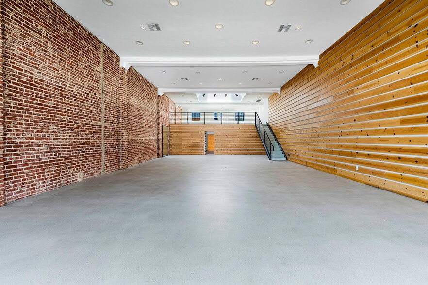 More Photos Of 5207-5211 E 2nd St, Long Beach Storefront For Lease