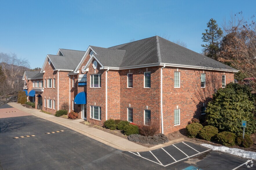 Primary Photo Of 1978 Hendersonville Rd, Asheville Medical For Sale