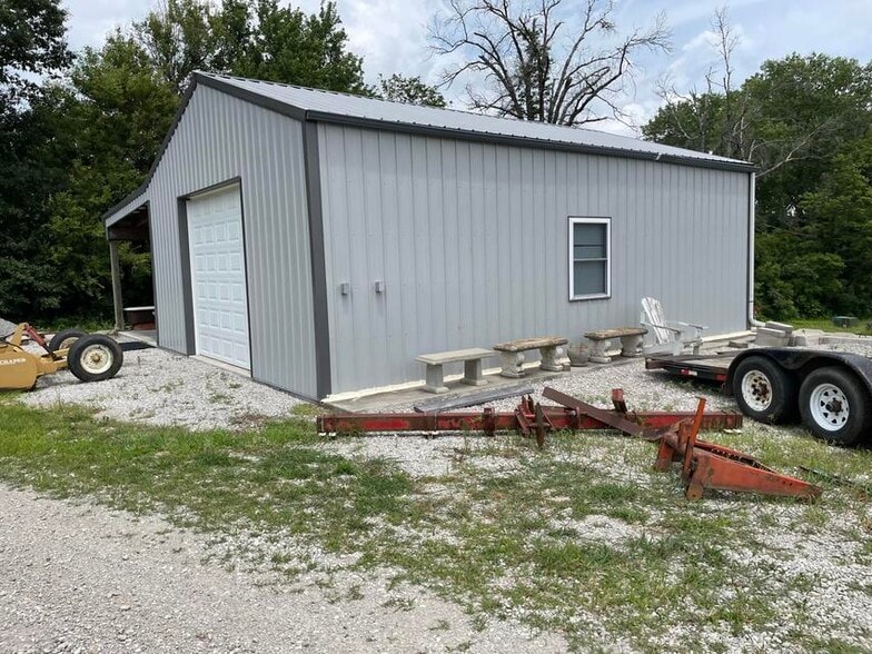 More Photos Of 20863 Highway 20, Marshall Specialty For Sale