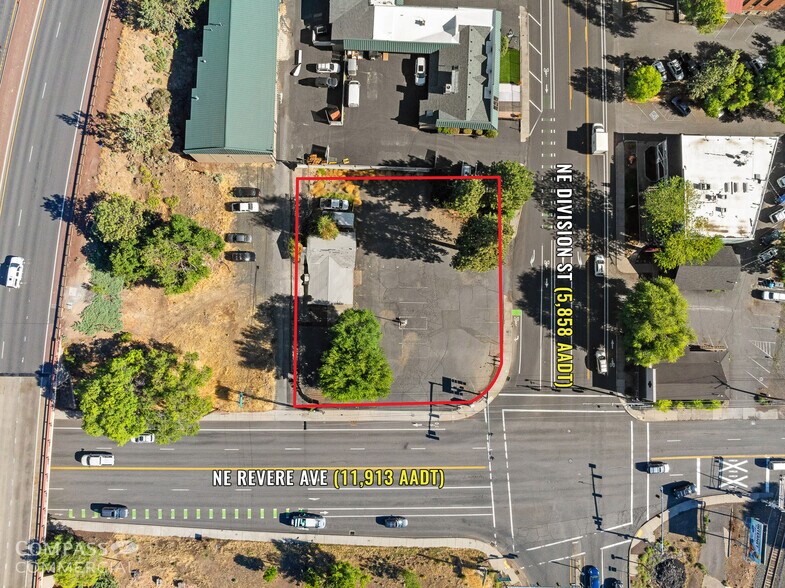 More Photos Of 1819 NE Division St, Bend Freestanding For Sale