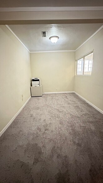 More Photos Of 2809-2815 Macdonald Ave, Richmond Office For Sale