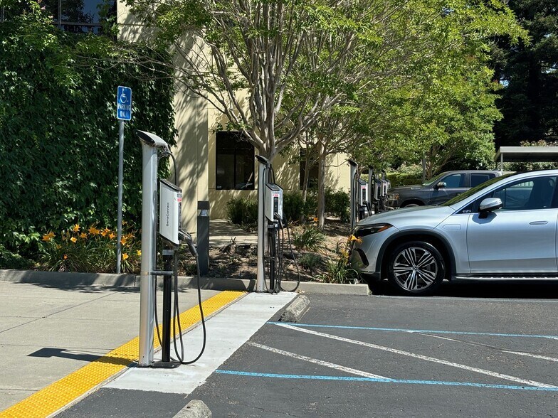 More Photos Of 855 Bordeaux Way, Napa Medical For Lease