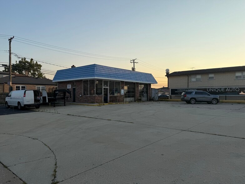 More Photos Of 6401-6407 W 63rd St, Chicago Auto Repair For Lease